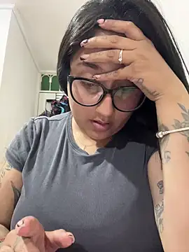 Snapshot of croftsmila chatting on December 2025 11:21:02 PM croftsmila online show from December 2025 11:21:02 PM