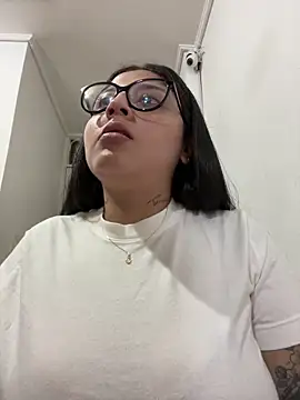 Snapshot of croftsmila chatting on December 2025 11:45:01 PM croftsmila online show from December 2025 11:45:01 PM