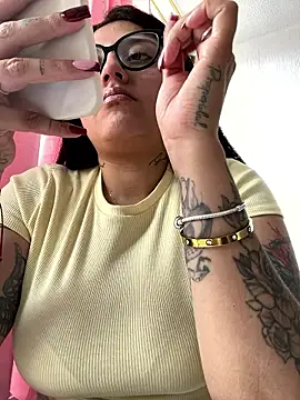 Snapshot of croftsmila chatting on January 2026 08:23:01 PM croftsmila online show from January 2026 08:23:01 PM