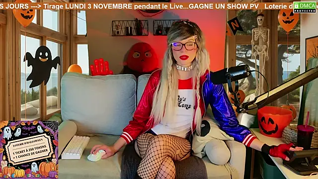 Kittychatte online show from November 2025 02:19:02 PM