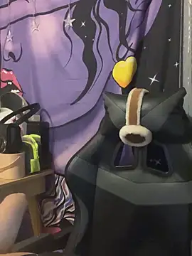 LaPetitechienne1 online show from December 2024 10:16:02 PM