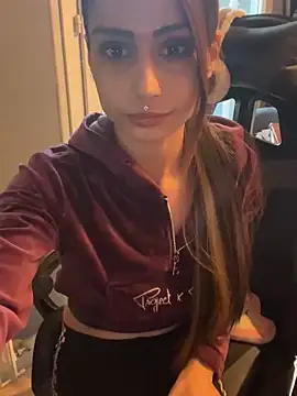 LaPetitechienne1 online show from January 2025 08:09:02 AM