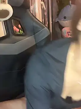 LaPetitechienne1 online show from February 2025 09:42:02 PM