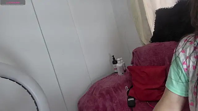 Snapshot of abby_taylor chatting on February 2026 12:33:02 PM abby taylor online show from February 2026 12:33:02 PM