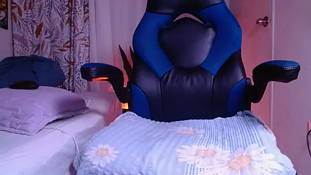 Snapshot of hannapasion chatting on February 2026 11:58:02 PM hannapasion online show from February 2026 11:58:02 PM