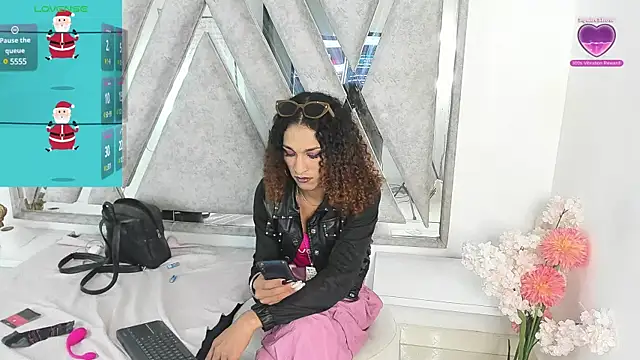 Snapshot of StefanyMiler chatting on December 2024 07:18:02 AM StefanyMiler online show from December 2024 07:18:02 AM