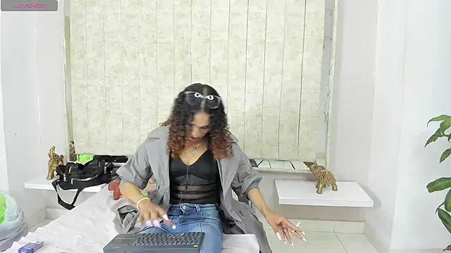 Snapshot of StefanyMiler chatting on February 2025 06:51:01 AM StefanyMiler online show from February 2025 06:51:01 AM