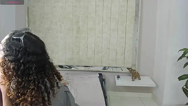 Snapshot of StefanyMiler chatting on February 2025 09:52:02 AM StefanyMiler online show from February 2025 09:52:02 AM