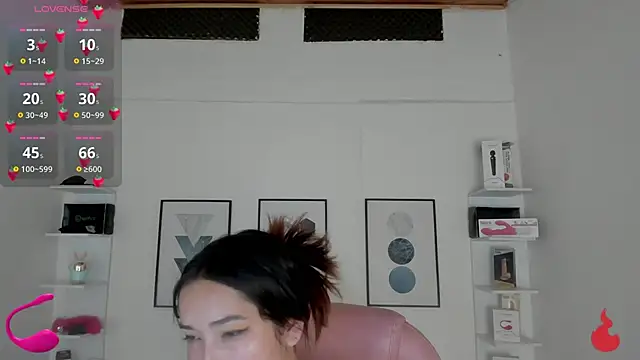 cristal  hot 1 online show from January 2025 04:01:01 AM