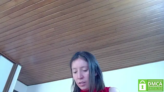 Snapshot of Sophi_Cute chatting on January 2025 06:35:01 PM Sophi Cute online show from January 2025 06:35:01 PM