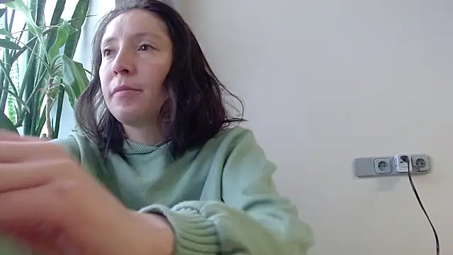 Snapshot of Sophi_Cute chatting on February 2025 12:19:02 PM Sophi Cute online show from February 2025 12:19:02 PM