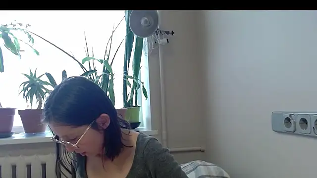 Snapshot of Sophi_Cute chatting on February 2025 01:42:02 PM Sophi Cute online show from February 2025 01:42:02 PM