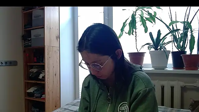 Snapshot of Sophi_Cute chatting on February 2025 01:33:01 PM Sophi Cute online show from February 2025 01:33:01 PM