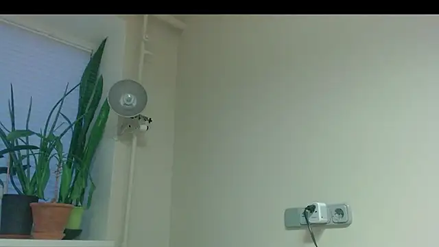 Snapshot of Sophi_Cute chatting on March 2025 04:28:02 PM Sophi Cute online show from March 2025 04:28:02 PM