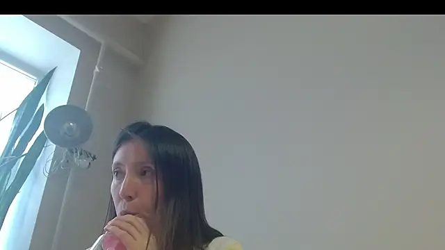 Snapshot of Sophi_Cute chatting on March 2025 03:23:02 PM Sophi Cute online show from March 2025 03:23:02 PM