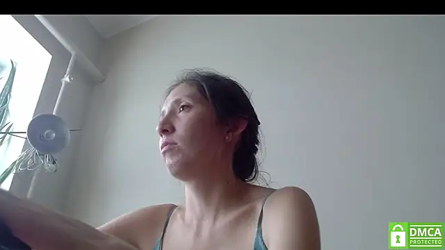 Snapshot of Sophi_Cute chatting on September 2025 01:00:02 PM Sophi Cute online show from September 2025 01:00:02 PM