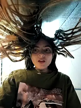 Sam Sara online show from December 2025 06:27:02 PM