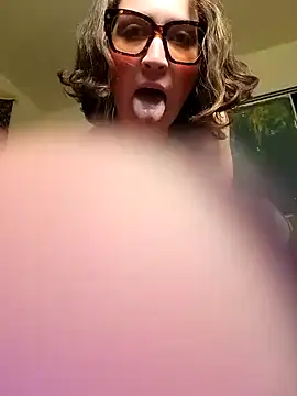 Snapshot of Darling_Sunstorm chatting on January 2025 04:50:01 AM Darling Sunstorm online show from January 2025 04:50:01 AM