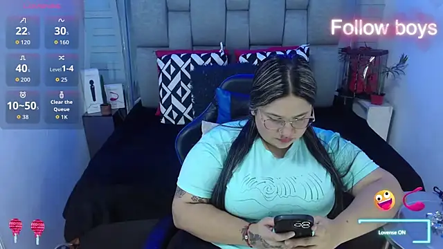 evelin zaens online show from November 2025 04:12:01 AM