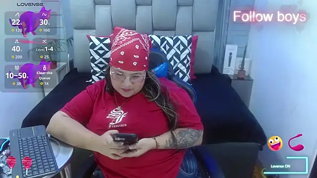 evelin zaens online show from December 2025 04:30:02 AM