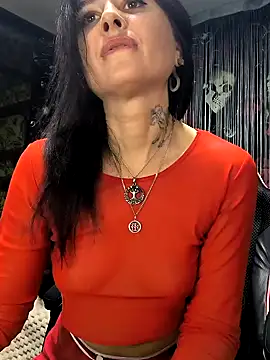 KikiXRed online show from December 2024 03:00:02 PM