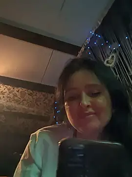 KikiXRed online show from November 2025 07:40:02 PM