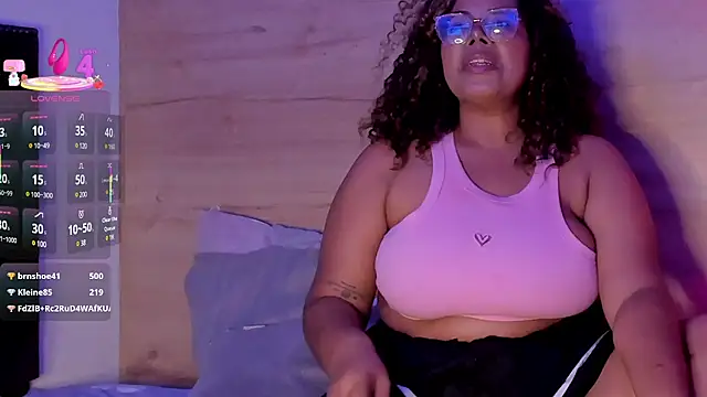 Snapshot of _nickypurple_ chatting on February 2025 07:28:02 PM nickypurple online show from February 2025 07:28:02 PM