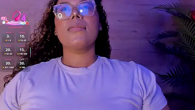 Snapshot of _nickypurple_ chatting on March 2025 12:01:02 PM nickypurple online show from March 2025 12:01:02 PM