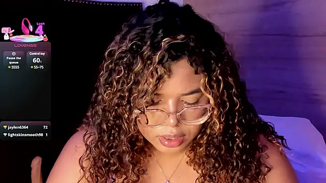 Snapshot of _nickypurple_ chatting on March 2025 03:04:02 PM nickypurple online show from March 2025 03:04:02 PM