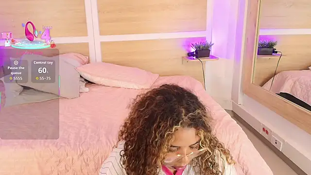 Snapshot of _nickypurple_ chatting on October 2025 03:23:02 PM nickypurple online show from October 2025 03:23:02 PM