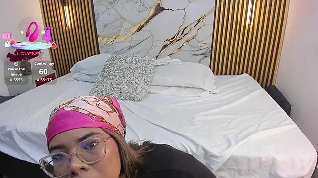 Snapshot of _nickypurple_ chatting on November 2025 03:47:02 PM nickypurple online show from November 2025 03:47:02 PM