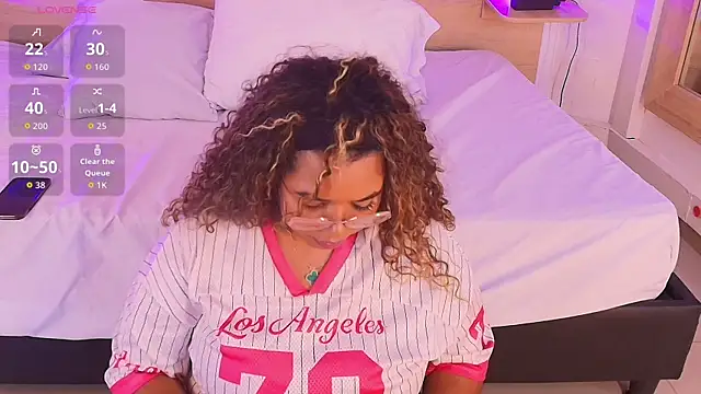 Snapshot of _nickypurple_ chatting on November 2025 07:13:01 PM nickypurple online show from November 2025 07:13:01 PM