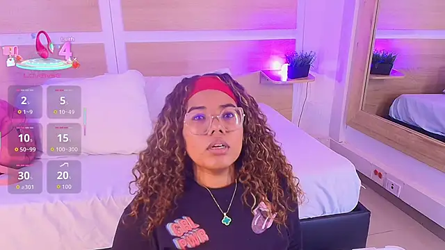 Snapshot of _nickypurple_ chatting on November 2025 07:14:02 PM nickypurple online show from November 2025 07:14:02 PM