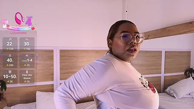 Snapshot of _nickypurple_ chatting on January 2026 07:06:02 PM nickypurple online show from January 2026 07:06:02 PM