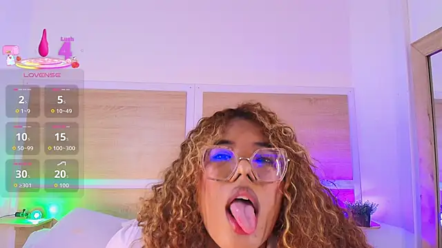 Snapshot of _nickypurple_ chatting on February 2026 07:07:01 PM nickypurple online show from February 2026 07:07:01 PM