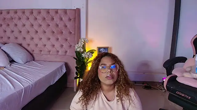 Snapshot of _nickypurple_ chatting on February 2026 01:34:01 PM nickypurple online show from February 2026 01:34:01 PM