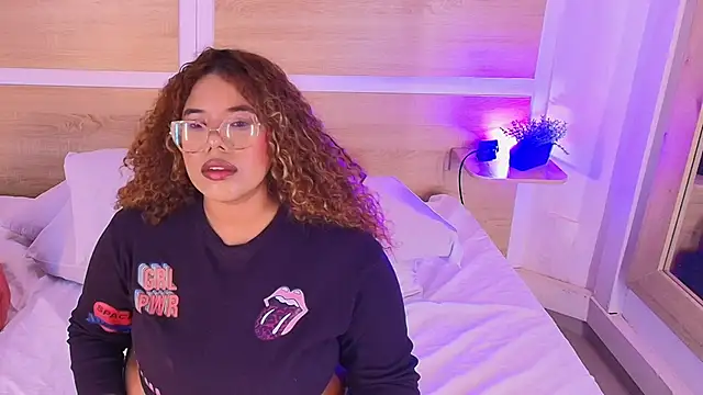 Snapshot of _nickypurple_ chatting on February 2026 07:12:01 PM nickypurple online show from February 2026 07:12:01 PM