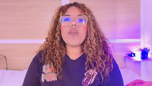 Snapshot of _nickypurple_ chatting on February 2026 01:43:01 PM nickypurple online show from February 2026 01:43:01 PM