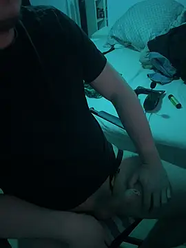 Snapshot of VereThePuppy chatting on December 2024 03:00:01 PM VereThePuppy online show from December 2024 03:00:01 PM