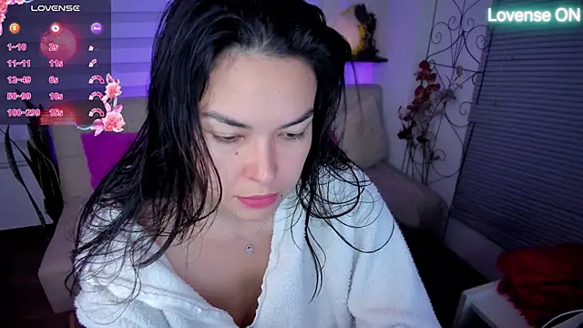 Snapshot of Lunlunera chatting on May 2026 04:08:01 AM Lunlunera online show from May 2026 04:08:01 AM