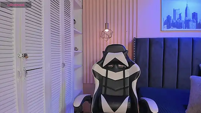 Snapshot of ashlye_miller_ chatting on November 2025 04:11:02 AM ashlye miller online show from November 2025 04:11:02 AM