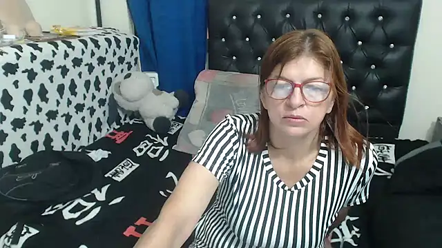 jellyfishhot online show from November 2025 06:07:02 PM