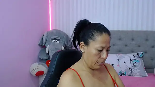 mature martina online show from January 2025 04:37:02 AM