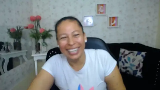 mature martina online show from March 2025 11:37:02 PM