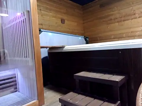 feline27 online show from October 2025 10:36:01 AM