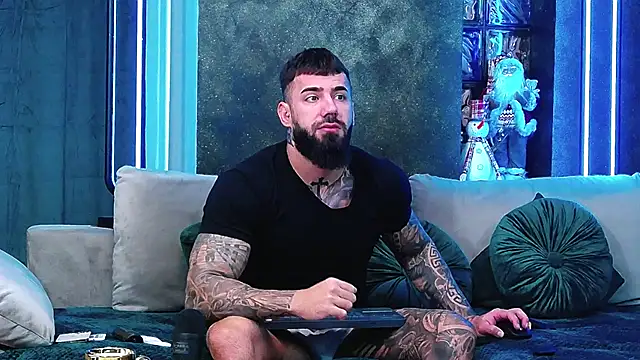 masterkingofmusclee online show from December 2024 08:48:02 AM