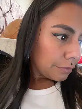 im amber online show from February 2025 09:20:02 PM