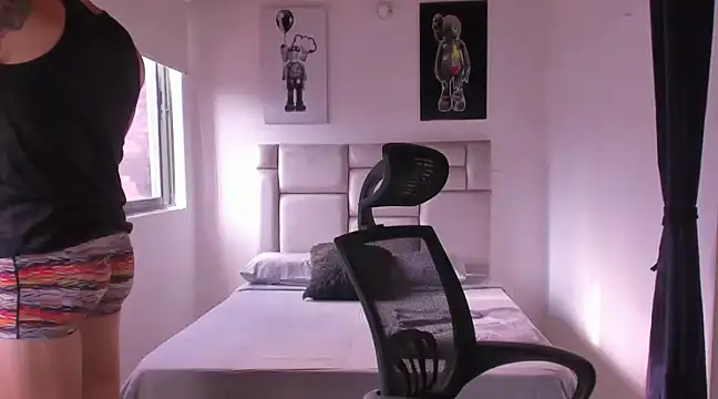 paul rogerr online show from February 2025 09:25:02 PM