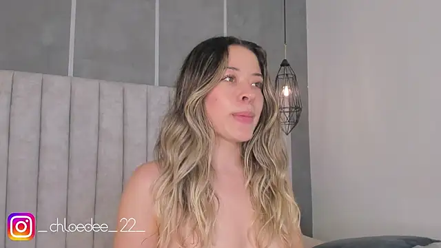 Snapshot of chloe_d chatting on February 2025 06:01:01 PM chloe d online show from February 2025 06:01:01 PM