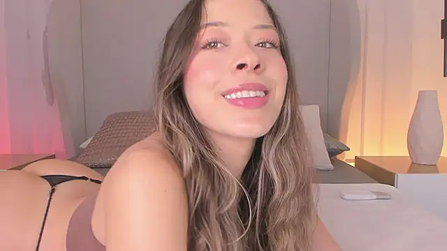 Snapshot of chloe_d chatting on November 2025 01:00:01 PM chloe d online show from November 2025 01:00:01 PM